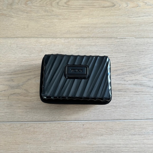 Tumi Handbags - Tumi Delta Air Hard Black Travel Case